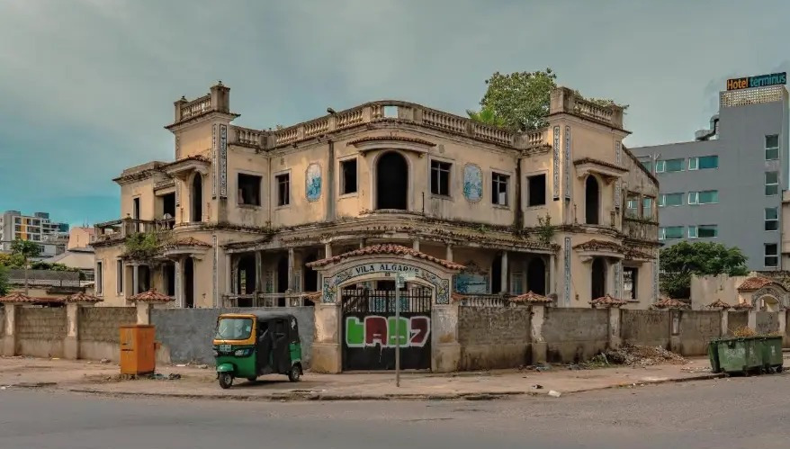 Vila Algarve, a derelict 1930s colonial house in central Maputo, Mozambique